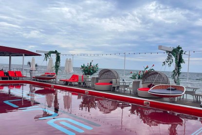 Red Line Beach Club Hotel