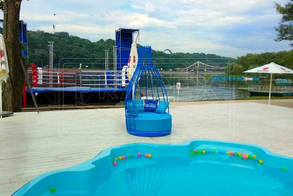 Пляжний комплекс SANDALI Truhanov Resort